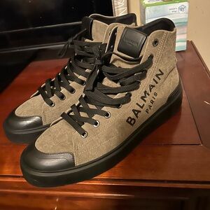 Men’s Balmain Paris shoes. Size 10